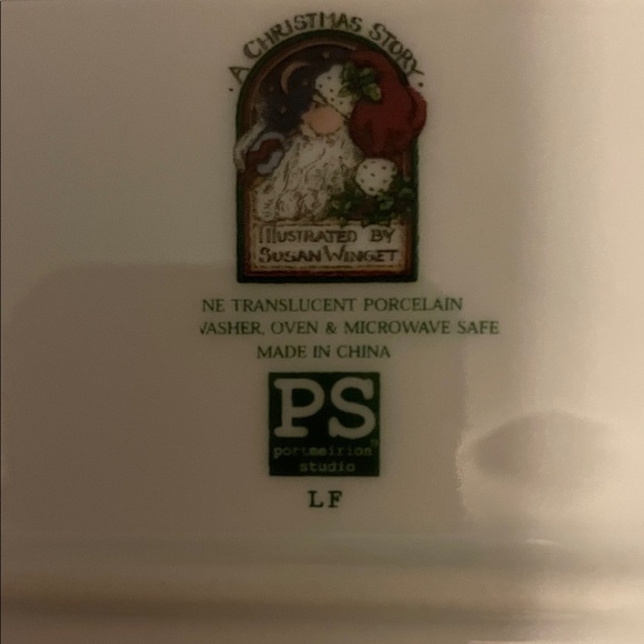 Festive Santa and Reindeer Oval Plate - Picture 3 of 3